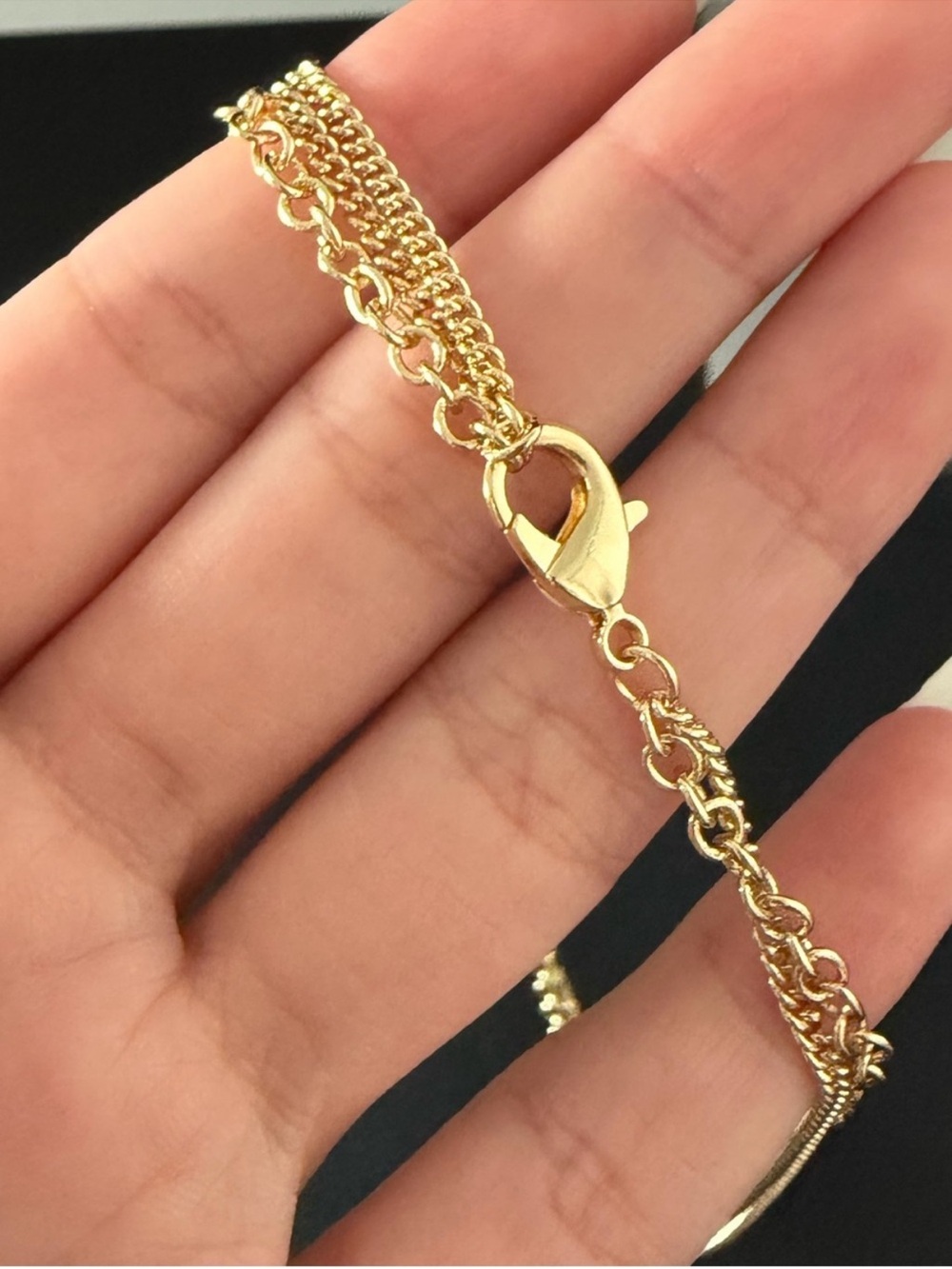 Chanel Gold Interlocking CC - Picture 6 of 9
